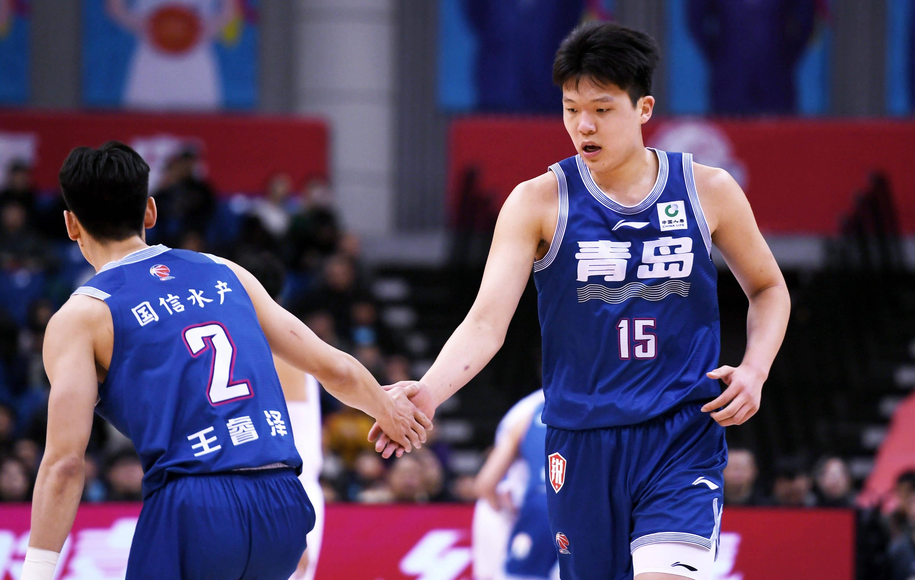 星空体育官网关于CBA季后赛赛程吃紧，夏洛特黄蜂今夜主帅复盘，压力陡增，训练强度明显提升的信息