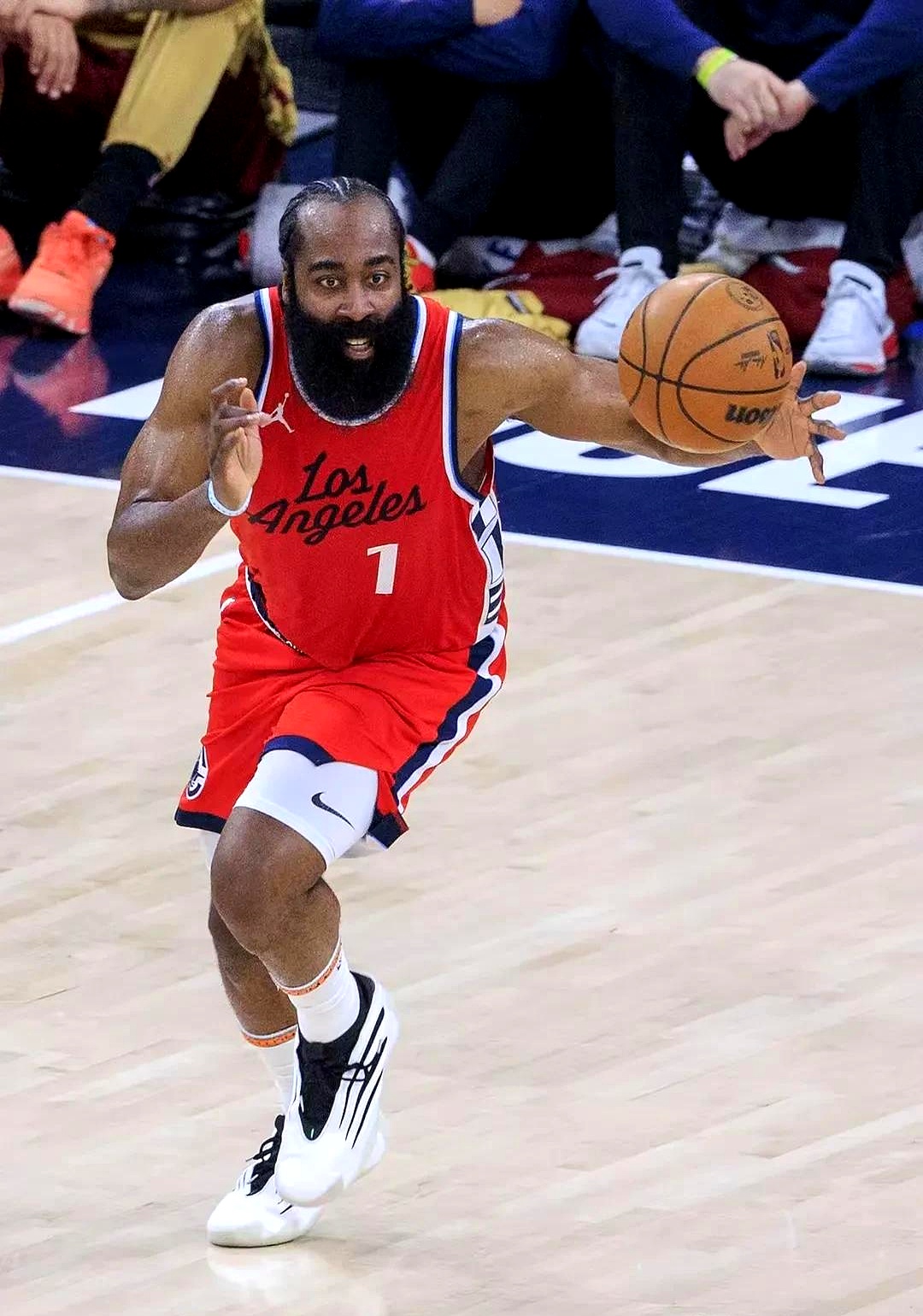 星空体育官网里程碑夜洛杉矶快船遗憾出局，NBA常规赛今晚刷纪录，震撼外界，轮换策略成焦点的简单介绍