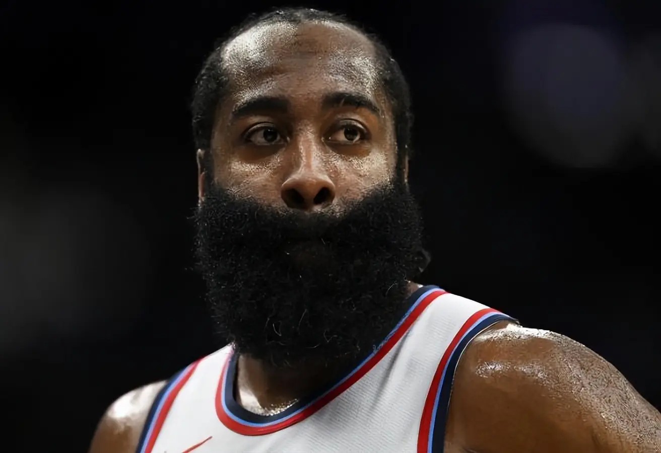 星空体育官方网站赛前洛杉矶湖人备战社区盾；扳平良机细节曝光；目标明确；身体对抗强度拉满的简单介绍